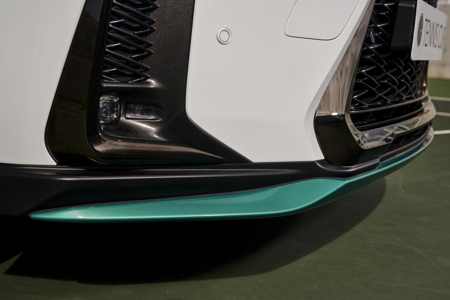 Детали экстерьера Lexus UX250h Tennis Cup 2019 года  (ES) (фото 4 из 13)